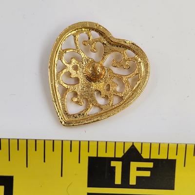 GOLD TONED & AMETHYST HEART PIN