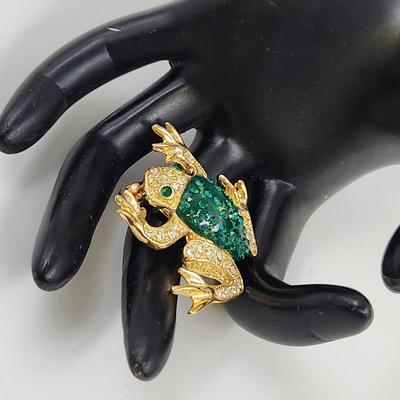 VINTAGE ROMAN RHINESTONE GOLD TONED FROG BROOCH
