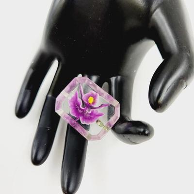 BEAUTIFUL IRIS RESIN PIN