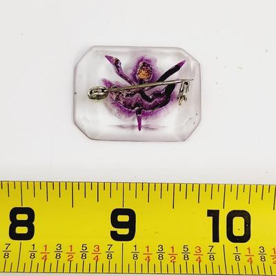 BEAUTIFUL IRIS RESIN PIN