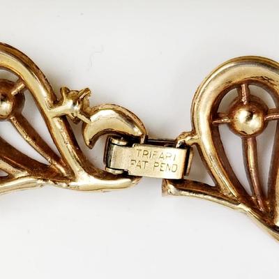 VINTAGE TRIFARI GOLD TONED & CRYSTAL NECKLACE