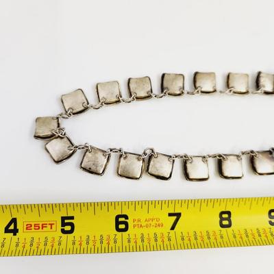 BEAUTIFUL SILVERTONED & GREEN STATEMENT NECKLACE
