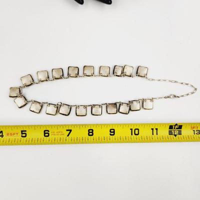 BEAUTIFUL SILVERTONED & GREEN STATEMENT NECKLACE