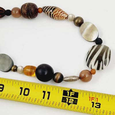 FANTASTIC JUNGLE THEM WITH MOTHER OF PEARL BEADS NECKLACE