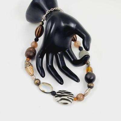 FANTASTIC JUNGLE THEM WITH MOTHER OF PEARL BEADS NECKLACE