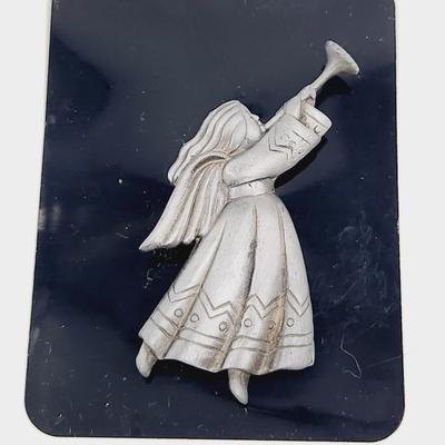 BEAUTIFUL PEWTER ANGEL PIN