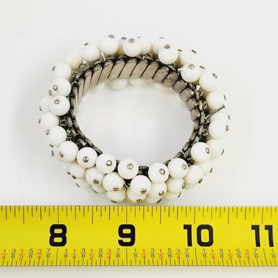 VINTAGE EXPANDABLE JAPANESE WHITE BEADED BRACELET