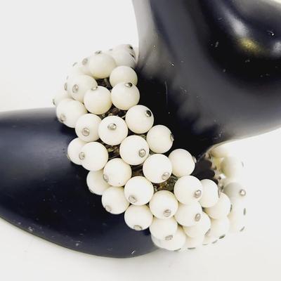 VINTAGE EXPANDABLE JAPANESE WHITE BEADED BRACELET