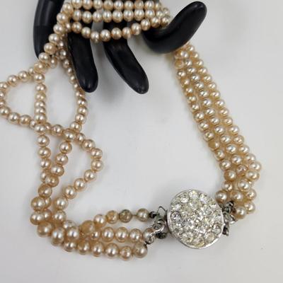 1959 SARAH COVENTRY WARDROBE PEARL NECKLACE