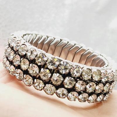 VINTAGE EXPANDABLE RHINESTONE BRACELET