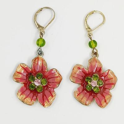 FANTASTIC DETAILED FLOWER DANGLE EARRINGS