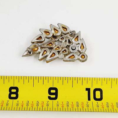 VINTAGE SILVER TONED RHINESTONE BROOCH