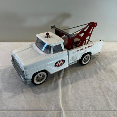 Vintage White 1960's Tonka Wrecker Tow Truck 