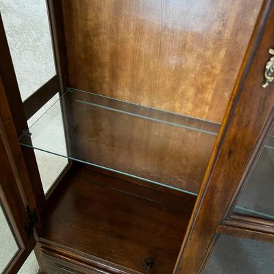 Curio / China Cabinet with Glass Front and 1 drawer
