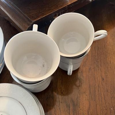 Set of Scarsdale China Service for 4 Dinner, Salad, Soup cup & Saucer 