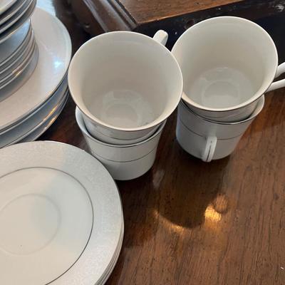 Set of Scarsdale China Service for 4 Dinner, Salad, Soup cup & Saucer 
