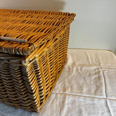 Large Lidded Basket