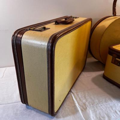 Amelia Earhart  Luggage  - 3 matching set. 