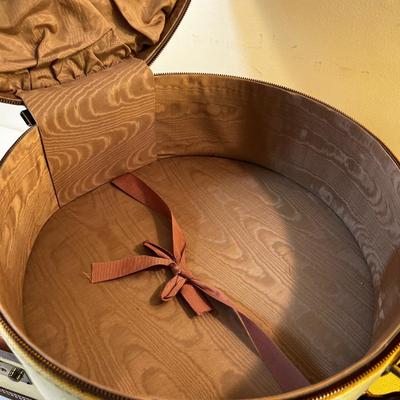 Amelia Earhart  Luggage  - 3 matching set. 