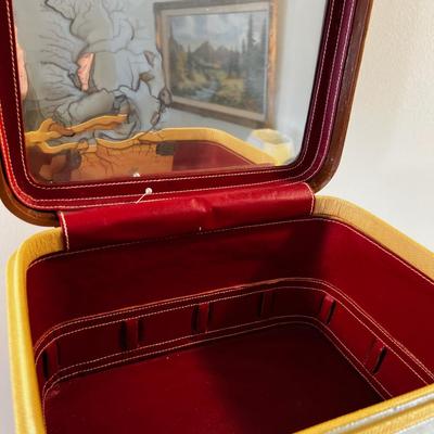 Amelia Earhart  Luggage  - 3 matching set. 