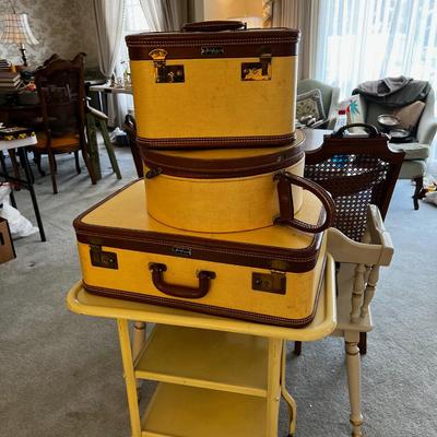 Amelia Earhart  Luggage  - 3 matching set. 