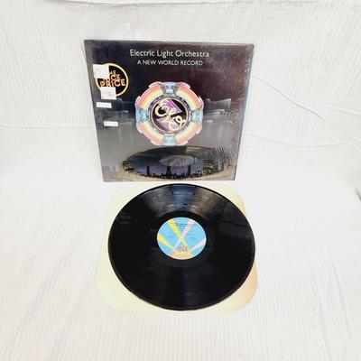 ELECTRIC LIGHT ORCHESTRA - A NEW WORLD RECORD LP