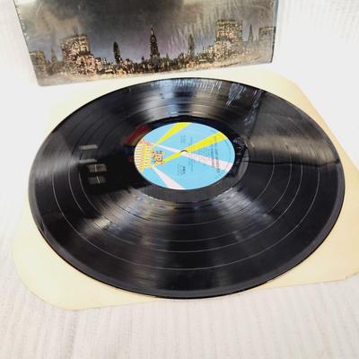 ELECTRIC LIGHT ORCHESTRA - A NEW WORLD RECORD LP
