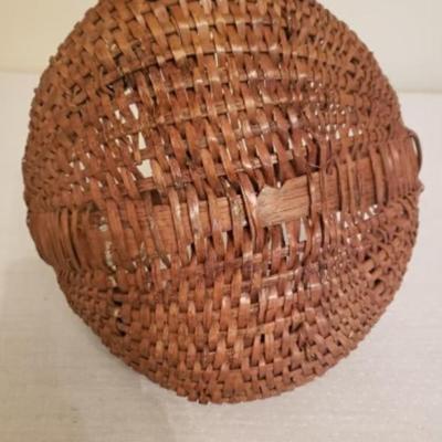 Antique buttocksÂ Â basket
