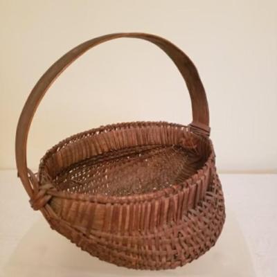 Antique buttocksÂ Â basket