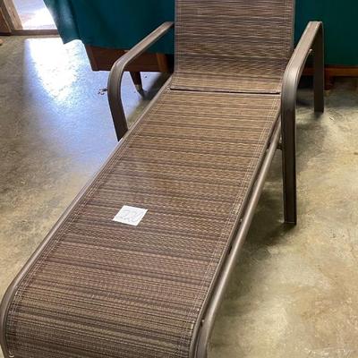 Like New Lounge Chair
