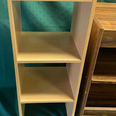 2 Shelves