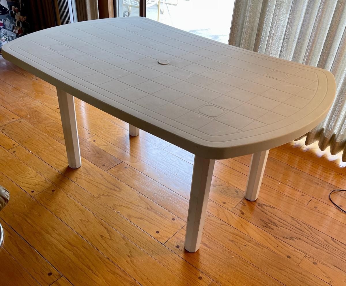 Rectangular White Plastic Patio Table ARCADIA