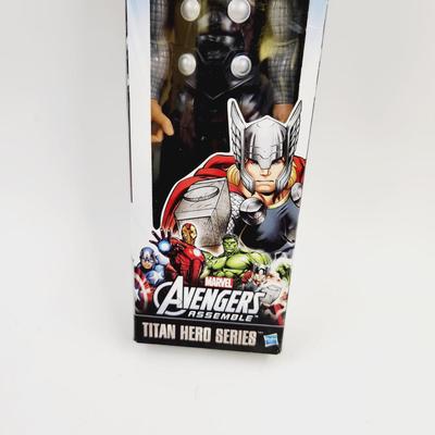 2013 HASBRO MARVEL AVENGERS THOR ACTION FIGURE IN THE BOX