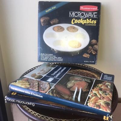 Microwave pan and 2 hardcover and 1 soft cover microwave cookbooks