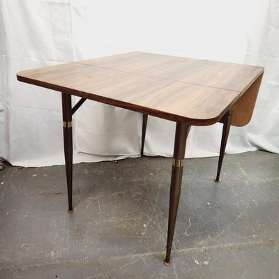 MC VINTAGE WALTER OF WABASH DROP LEAF TABLE WITH ADJUSTABLE LEGS