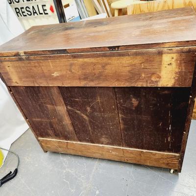 ANTIQUE SOLID WOOD DRESSER (NEEDS REFINISHED)