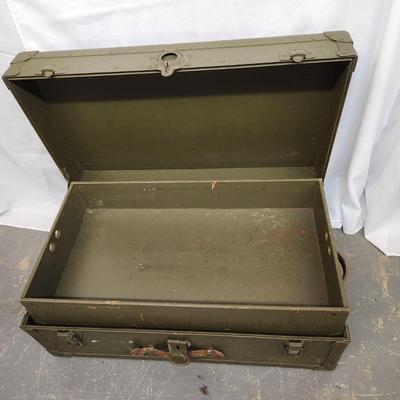 OLD GREEN MILITARY TRUNK WITH INSERT