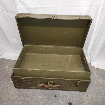 OLD GREEN MILITARY TRUNK WITH INSERT