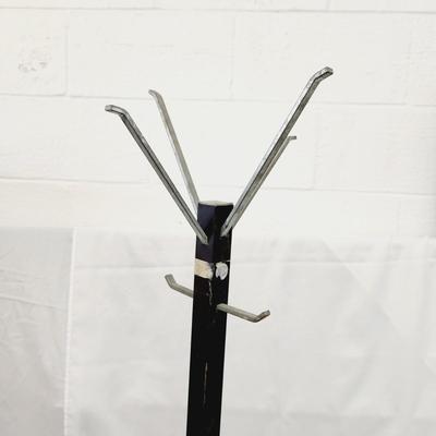 VINTAGE METAL COAT HANGER