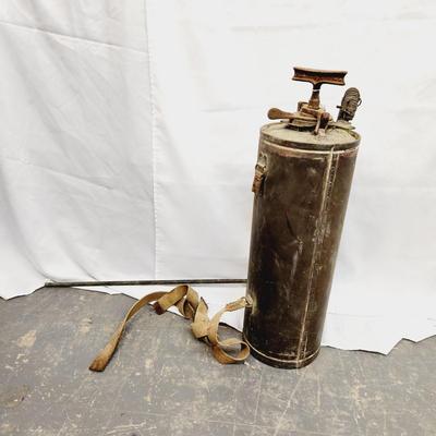 ANTIQUE THE EC BROWN COMPANY PUMP TANK