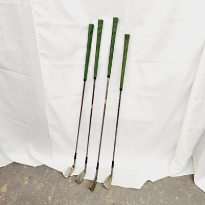 VINTAGE JACKIE PUNG GOLF CLUB SET OF 4