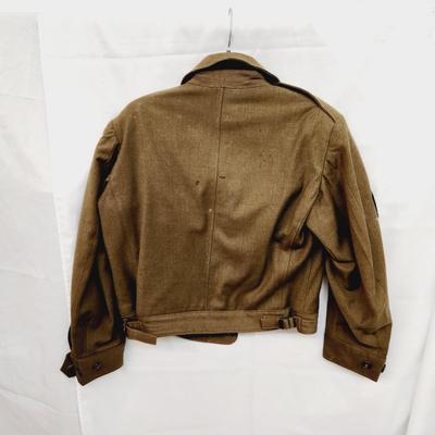 OLD SHORT MILITARY GREEN JACKET SIZE 36S