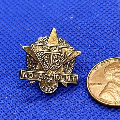 VINTAGE SAFE DRIVING AWARD PIN