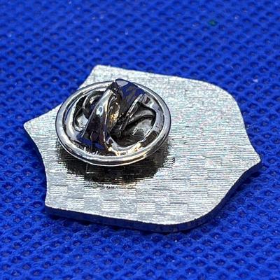 VINTAGE HOLLADAY GUN CLUB PIN