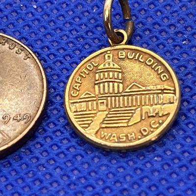 TINY VINTAGE US CAPITOL BUILDING CHARM WASH DC