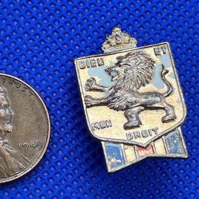 RAMPANT LION SHIELD PIN