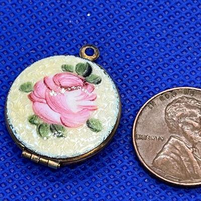 VINTAGE ENAMELED LOCKET PAINTED PINK ROSE 