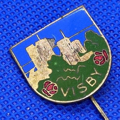 VINTAGE ENAMELED STICK PIN â€VISBYâ€ 