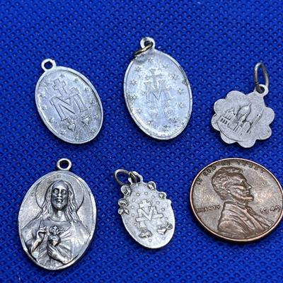 ASSORTMENT OF 5 CATHOLIC CHARMS