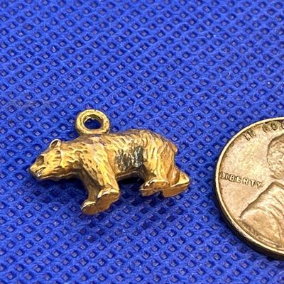 VINTAGE 3D BEAR CHARM 